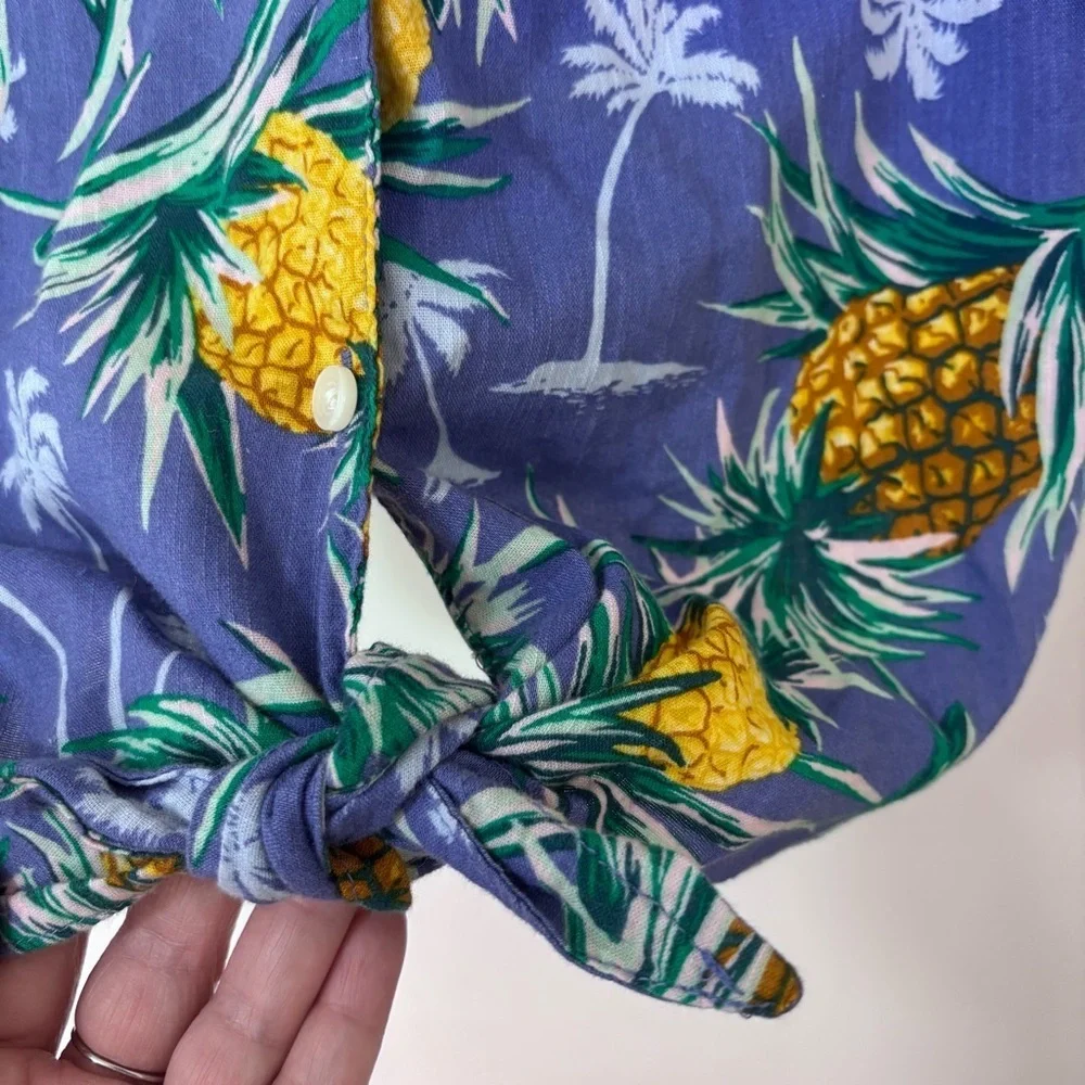 3/$15 Old Navy girls/kids Blue yellow Pineapple Button-Up Shirt size 8